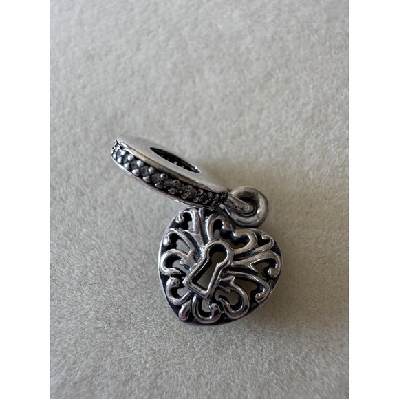 Authentic Pandora Intricate Heart Lock Pendant Charm 791876CZ New With Tags - Picture 4 of 5